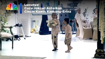 Lucunya! Cucu Jokowi Antarkan Cincin Kawin Kaesang-Erina