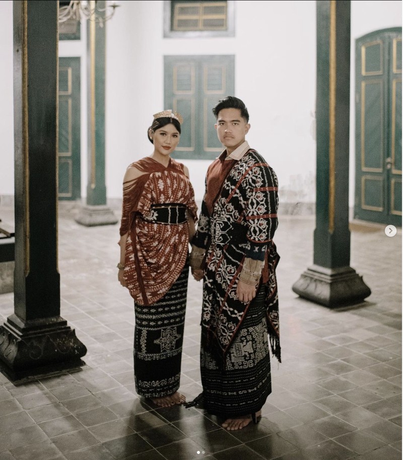 Menjelang hari pernikahannya, putra bungsu Presiden Joko Widodo (Jokowi), Kaesang Pangarep dan calon istri Erina Gudono melakukan beragam tema sesi pemotretan pre-wedding. Menjelang hari pernikahannya, putra bungsu Presiden Joko Widodo (Jokowi), Kaesang Pangarep dan calon istri Erina Gudono melakukan beragam tema sesi pemotretan pre-wedding. (Instagram @kaesangp)