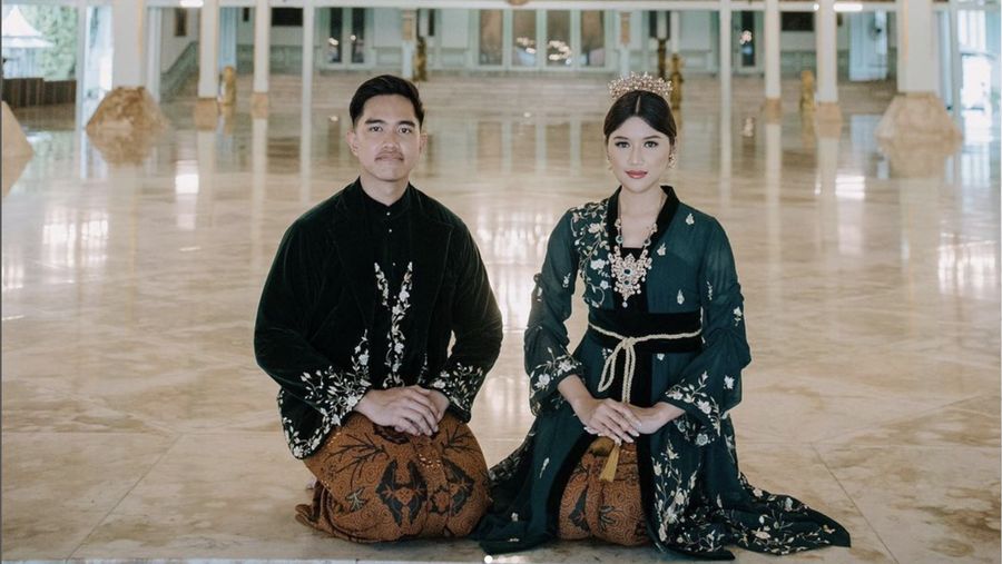 Menjelang hari pernikahannya, putra bungsu Presiden Joko Widodo (Jokowi), Kaesang Pangarep dan calon istri Erina Gudono melakukan beragam tema sesi pemotretan pre-wedding. (Instagram @kaesangp)