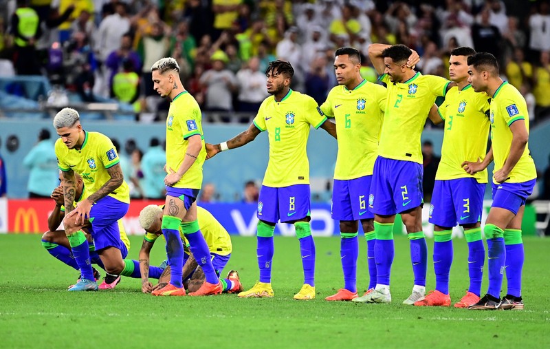Neymar dari Brasil yang menangis setelah mereka kalah adu penalti selama pertandingan perempat final Piala Dunia FIFA Qatar 2022 antara Kroasia dan Brasil di Stadion Education City pada 9 Desember 2022 di Al Rayyan, Qatar. Neymar dari Brasil yang menangis setelah mereka kalah adu penalti selama pertandingan perempat final Piala Dunia FIFA Qatar 2022 antara Kroasia dan Brasil di Stadion Education City pada 9 Desember 2022 di Al Rayyan, Qatar. (Charlotte Wilson/Offside/Offside via Getty Images)