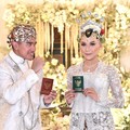 Lirikan Mata Erina & Tawa Lepas Kaesang Usai Sah Suami Istri