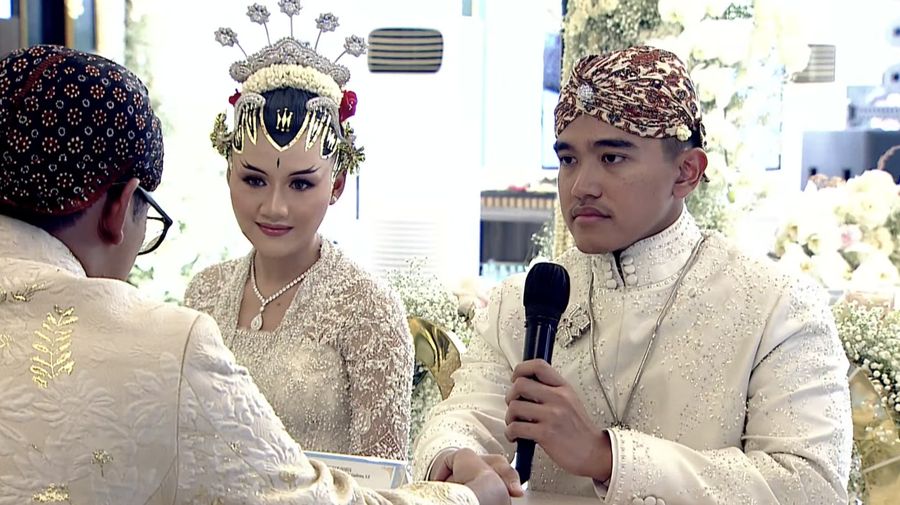 Prosesi Akad Nikah putra bungsu Presiden Joko Widodo Kaesang Pangarep dengan Erina Gudono dari Pendopo Agung Royal Ambarrukmo Hotel Yogyakarta, Sabtu (10/12/2022). (Tangkapan Layar Youtube Presiden Joko Widodo)
