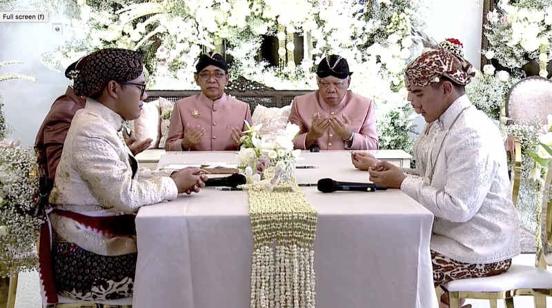 Prosesi Akad Nikah putra bungsu Presiden Joko Widodo Kaesang Pangarep dengan Erina Gudono dari Pendopo Agung Royal Ambarrukmo Hotel Yogyakarta, Sabtu (10/12/2022). (Tangkapan Layar Youtube Presiden Joko Widodo)
