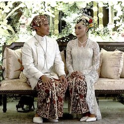 Resmi Jadi Pasutri, Ini Pesan Jokowi untuk Kaesang dan Erina