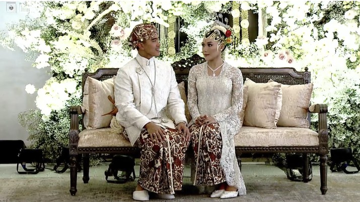 Prosesi Akad Nikah putra bungsu Presiden Joko Widodo Kaesang Pangarep dengan Erina Gudono dari Pendopo Agung Royal Ambarrukmo Hotel Yogyakarta, Sabtu (10/12/2022). Prosesi Akad Nikah putra bungsu Presiden Joko Widodo Kaesang Pangarep dengan Erina Gudono dari Pendopo Agung Royal Ambarrukmo Hotel Yogyakarta, Sabtu (10/12/2022). (Tangkapan Layar Youtube Presiden Joko Widodo)