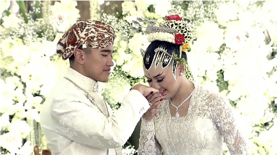 Prosesi Akad Nikah putra bungsu Presiden Joko Widodo Kaesang Pangarep dengan Erina Gudono dari Pendopo Agung Royal Ambarrukmo Hotel Yogyakarta, Sabtu (10/12/2022). (Tangkapan Layar Youtube Presiden Joko Widodo)