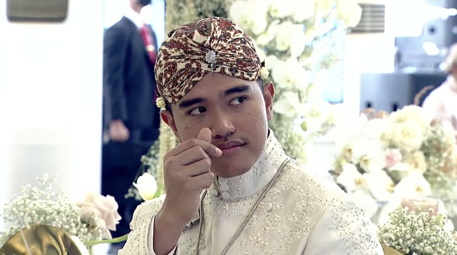 Prosesi Akad Nikah putra bungsu Presiden Joko Widodo Kaesang Pangarep dengan Erina Gudono dari Pendopo Agung Royal Ambarrukmo Hotel Yogyakarta, Sabtu (10/12/2022). (Tangkapan Layar Youtube Presiden Joko Widodo)