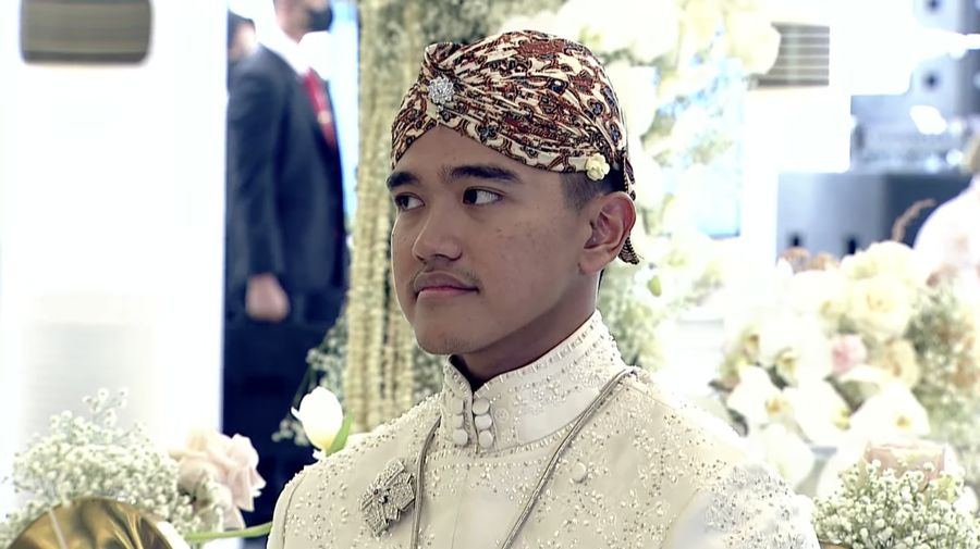 Prosesi Akad Nikah putra bungsu Presiden Joko Widodo Kaesang Pangarep dengan Erina Gudono dari Pendopo Agung Royal Ambarrukmo Hotel Yogyakarta, Sabtu (10/12/2022). (Tangkapan Layar Youtube Presiden Joko Widodo)