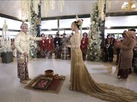 Syahdu, Erina & Kaesang Lakukan Upacara 'Cuci Kaki'