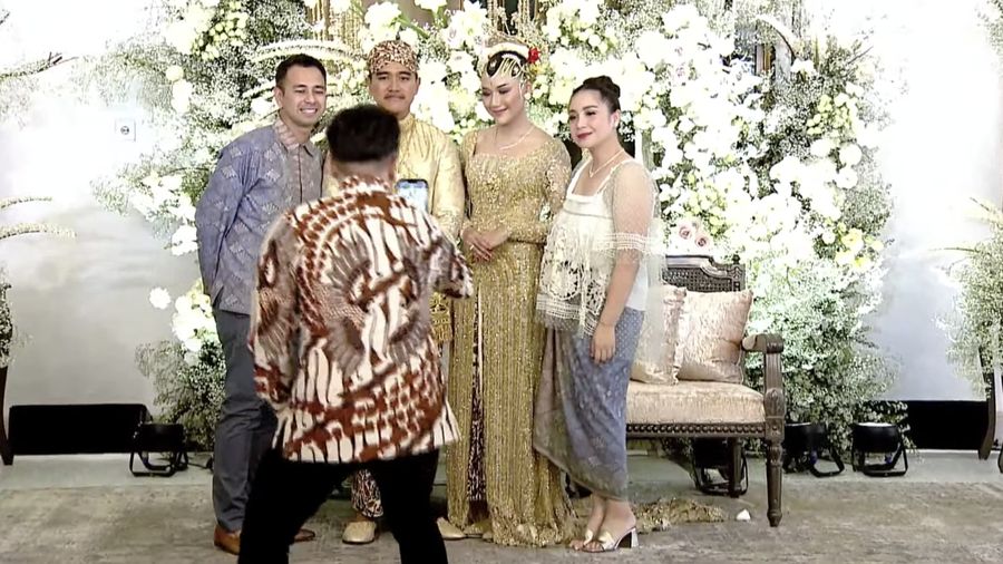 Raffi Ahmad & Nagita nampak menghadiri pernikahan Kaesang dan Erina di Pendopo Agung Royal Ambarrukmo Hotel Yogyakarta, Sabtu (10/12/2022). (Tangkapan Layar Youtube Presiden Joko Widodo)