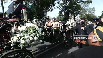 Penampakan 10 Kereta Kencana Rombongan Kirab