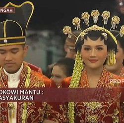 Kaesang Gunakan Tutup Kepala Ala Sultan Mataram di Tasyakuran