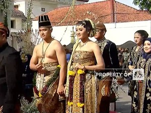 Video: Kaesang Beri Tanda Finger Heart Lagi
