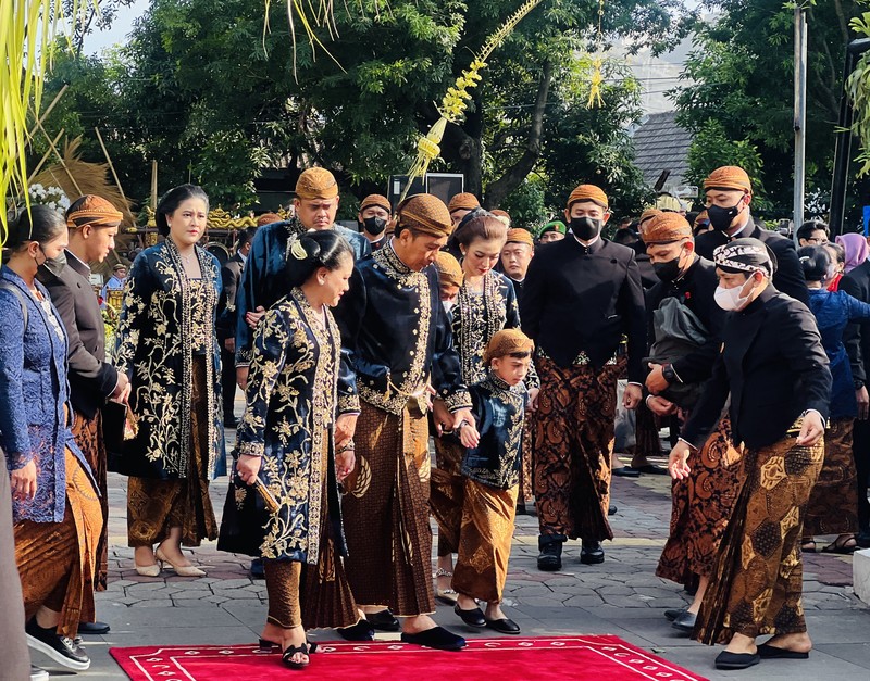 Presiden Joko Widodo (Jokowi) pada hari ini, Minggu (11/12/2022) menggelar acara ngunduh mantu pernikahan Kaesang Pangarep dan Erina Gudono pada Minggu,11 Desember 2022. Presiden Joko Widodo (Jokowi) pada hari ini, Minggu (11/12/2022) menggelar acara ngunduh mantu pernikahan Kaesang Pangarep dan Erina Gudono pada Minggu,11 Desember 2022. (Foto: Laily Rachev - Biro Pers Sekretariat Presiden)