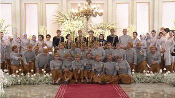 Kenang-kenangan! Kabinet Indonesia Maju Pose Finger Heart