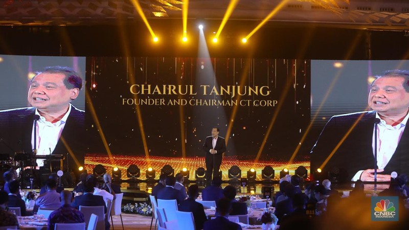 Suasana pembukaan acara penghargaan bergengsi CNBC Indonesia Award dengan tema 