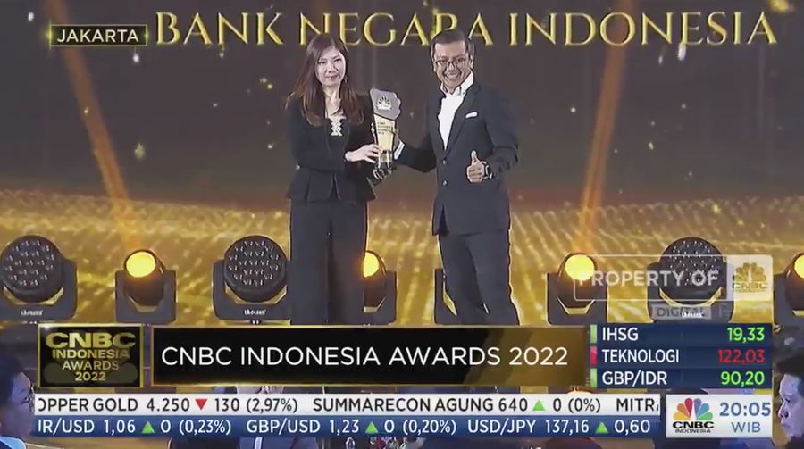 Corina Leyla Karnalies, Dirut Consumer Banking BNI dalam acara penghargaan bergengsi CNBC Indonesia Award dengan tema 
