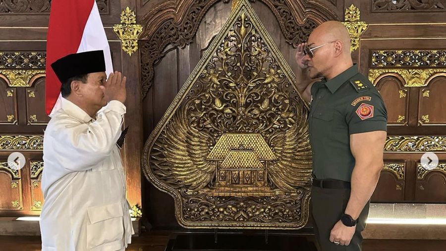 Dedi Corbuzier mendapatkan Penerimaan Pangkat Letnan Kolonel Tituler Angkatan Darat oleh Menhan Prabowo Yang disahkan oleh Panglima TNI. (Instagram @mastercorbuzier)
