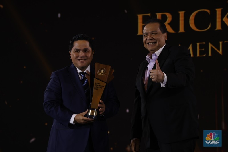 Suasana pembukaan acara penghargaan bergengsi CNBC Indonesia Award dengan tema Suasana pembukaan acara penghargaan bergengsi CNBC Indonesia Award dengan tema