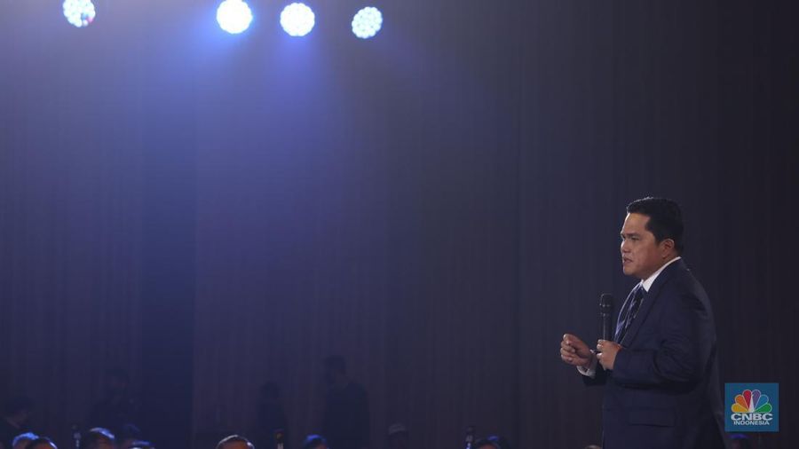 Erick Thohir, Menteri BUMN dalam acara penghargaan bergengsi CNBC Indonesia Award dengan tema 