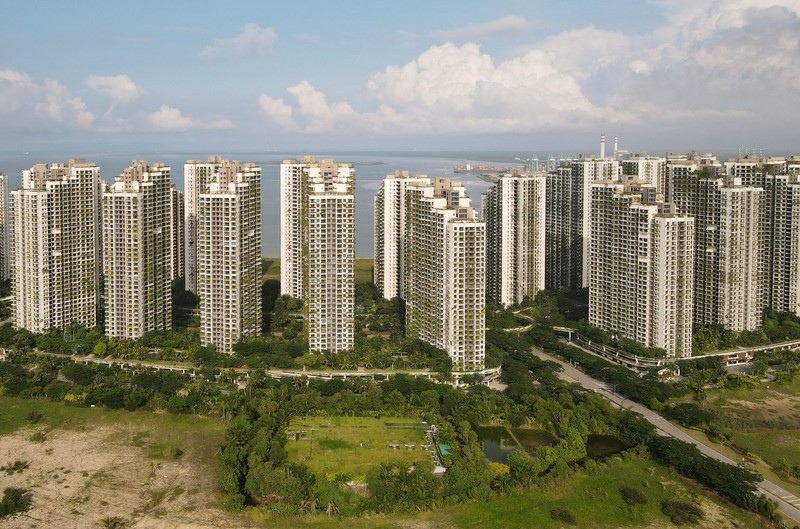 Foto udara yang diambil pada 16 Juni 2022 ini menunjukkan pemandangan umum kondominium di Forest City, sebuah proyek pengembangan yang diluncurkan di bawah Inisiatif Sabuk dan Jalan China, di Gelang Patah di negara bagian Johor, Malaysia. (MOHD RASFAN/AFP via Getty Images)