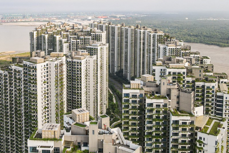 Foto udara yang diambil pada 16 Juni 2022 ini menunjukkan pemandangan umum kondominium di Forest City, sebuah proyek pengembangan yang diluncurkan di bawah Inisiatif Sabuk dan Jalan China, di Gelang Patah di negara bagian Johor, Malaysia. Foto udara yang diambil pada 16 Juni 2022 ini menunjukkan pemandangan umum kondominium di Forest City, sebuah proyek pengembangan yang diluncurkan di bawah Inisiatif Sabuk dan Jalan China, di Gelang Patah di negara bagian Johor, Malaysia. (MOHD RASFAN/AFP via Getty Images)