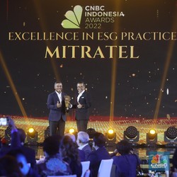 Perhatian! Karyawan & Bos Borong Saham MTEL, Harganya Diskon!