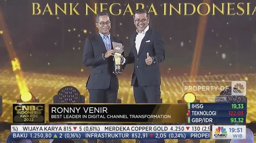 Ronny Venir dalam acara penghargaan bergengsi CNBC Indonesia Award dengan tema