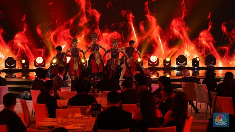 Suasana pembukaan acara penghargaan bergengsi CNBC Indonesia Award dengan tema 