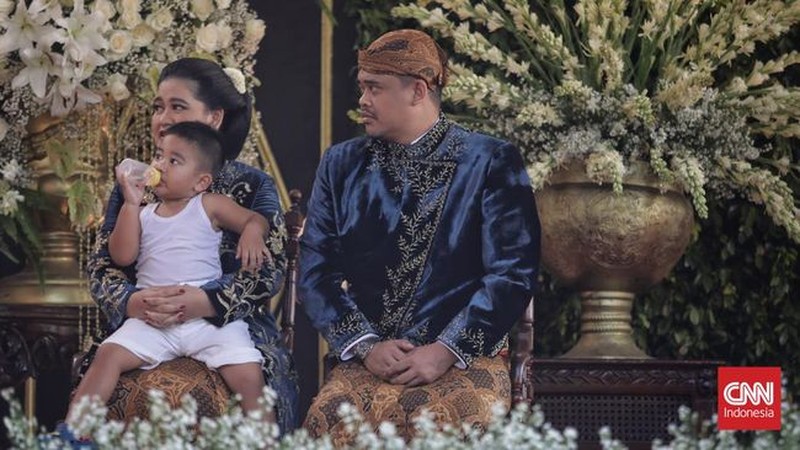 Tak cuma Jan Ethes yang mencuri perhatian di rangkaian pernikahan Kaesang dan Erina. Panembahan Al Nahyan, anak kedua Kahiyang Ayu dan Bobby Nasution juga tak kalah gemas. (Dok: CNN Indonesia/ Adhi Wicaksono)
