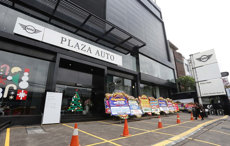 BMW Group Indonesia, MINI Asia bersama dengan PT Plaza Auto Raya kembali membuktikan komitmennya mengembangkan brand MINI di Indonesia dan layanan premium dengan meresmikan showroom Plaza MINI Pondok Indah, Jakarta Selatan. Ist BMW Group Indonesia, MINI Asia bersama dengan PT Plaza Auto Raya kembali membuktikan komitmennya mengembangkan brand MINI di Indonesia dan layanan premium dengan meresmikan showroom Plaza MINI Pondok Indah, Jakarta Selatan. Ist