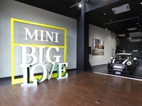 BMW Group Indonesia Luncurkan Showroom Plaza MINI