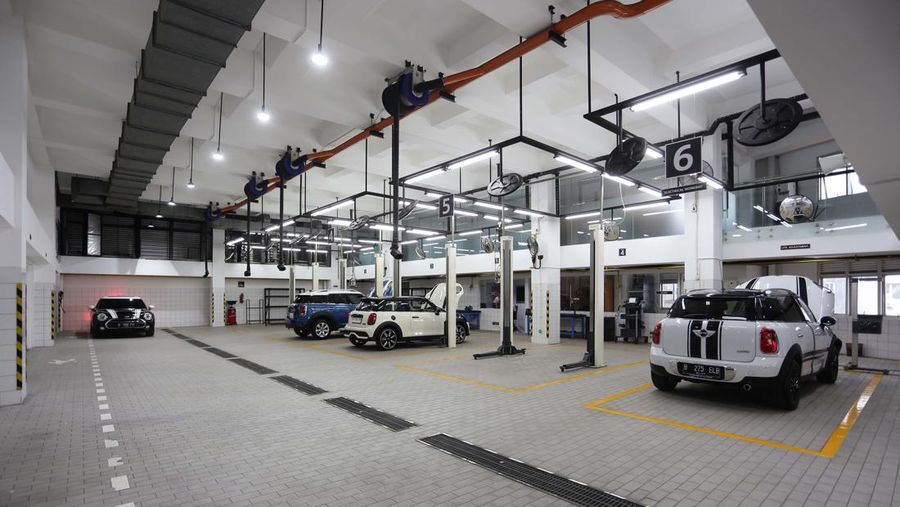 BMW Group Indonesia, MINI Asia bersama dengan PT Plaza Auto Raya kembali membuktikan komitmennya mengembangkan brand MINI di Indonesia dan layanan premium dengan meresmikan showroom Plaza MINI Pondok Indah, Jakarta Selatan. Ist