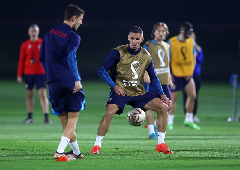 SOCCER-WORLDCUP-ARG-CRO/PREVIEW Soccer Football - FIFA World Cup Qatar 2022 - Croatia Training - Al Erssal Training Site 3, Doha, Qatar - December 12, 2022 The new World Cup football's are seen during training REUTERS/Lee Smith