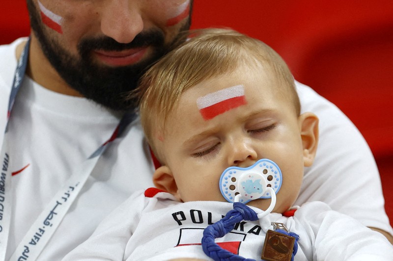 SOCCER-WORLDCUP-TUN-FRA/REPORT Soccer Football - FIFA World Cup Qatar 2022 - Group D - Tunisia v France - Education City Stadium, Al Rayyan, Qatar - November 30, 2022 A young fan inside the stadium before the match REUTERS/Carl Recine TPX IMAGES OF THE DAY