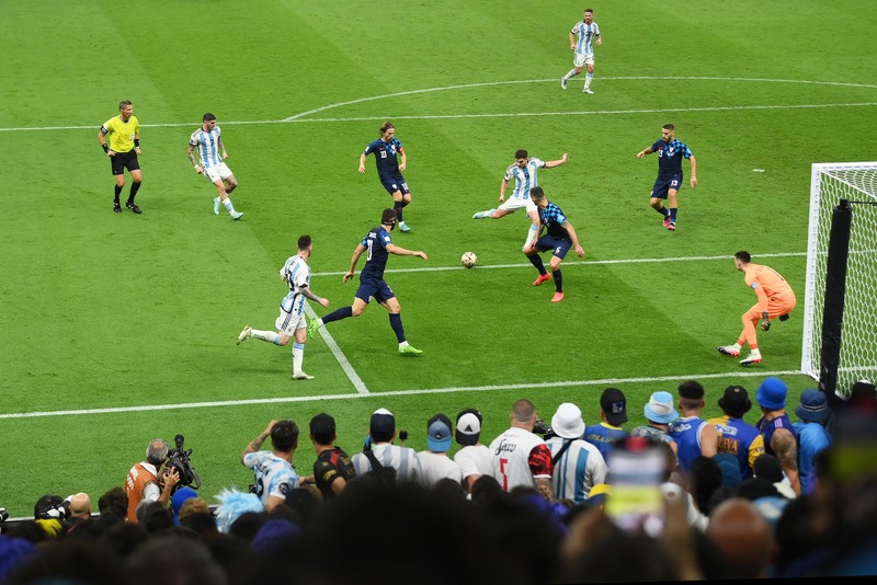 Argentina melangkah ke partai puncak Piala Dunia 2022 usai mengalahkan Kroasia 3-0 di semifinal. Ini menjadi final keenam sepanjang sejarah bagi Albiceleste. (Getty Images/Lionel Hahn) Argentina melangkah ke partai puncak Piala Dunia 2022 usai mengalahkan Kroasia 3-0 di semifinal. Ini menjadi final keenam sepanjang sejarah bagi Albiceleste. (Getty Images/Lionel Hahn)