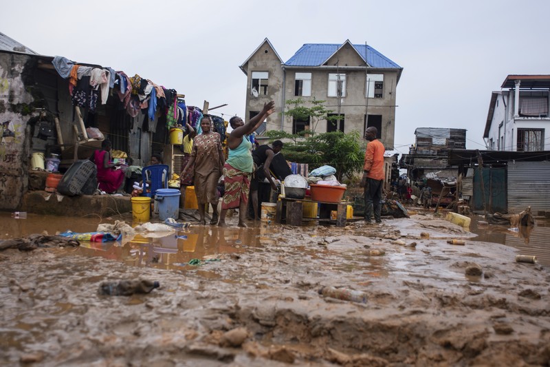 Banjir melanda Ibu Kota Republik Demokratik Kongo, Kinshasa. Banjir ini merupakan yang terburuk dalam beberapa tahun karena menewaskan 55 orang. (REUTERS/STRINGER) Banjir melanda Ibu Kota Republik Demokratik Kongo, Kinshasa. Banjir ini merupakan yang terburuk dalam beberapa tahun karena menewaskan 55 orang. (REUTERS/STRINGER)