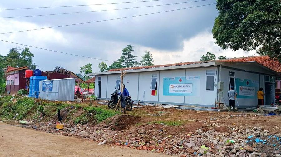 Lewat CSR, WEGE Bangun Klinik Darurat hingga PAUD Modular