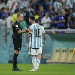 Imbas Protes Messi, Wasit Mateu Lahoz Didepak dari World Cup