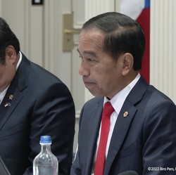 Disambut 2 Petinggi Eropa, Jokowi Tiba di KTT ASEAN-EU