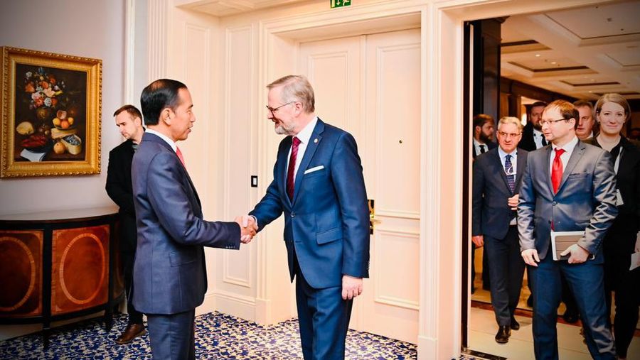 Mengawali agenda kunjungan kerjanya di Brussels, Belgia, Rabu, 14 Desember 2022, Presiden Joko Widodo melakukan pertemuan bilateral dengan Perdana Menteri Republik Ceko Petr Fiala di Hotel Steigenberger Wiltcher’s. (Foto: Laily Rachev - Biro Pers Sekretariat Presiden)