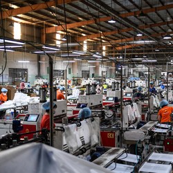 Deindustrialisasi Makin Nyata di RI, Cari Kerja Makin Sulit?