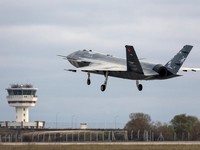 Foto: Kendaraan tempur udara tak berawak (UCAV) bertenaga jet pertama produksi Baykar lepas landas dari bandara di Corlu dekat Istanbul, Turki 14 Desember 2022. (REUTERS/BAYKAR TECHNOLOGIES)