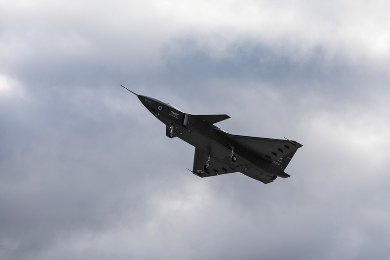 Kizilelma (Apel Merah), perusahaan pertahanan Turki Baykar kendaraan tempur udara tak berawak (UCAV) bertenaga jet pertama, lepas landas dari bandara di Corlu dekat Istanbul, Turki 14 Desember 2022. Kizilelma (Apel Merah), perusahaan pertahanan Turki Baykar kendaraan tempur udara tak berawak (UCAV) bertenaga jet pertama, lepas landas dari bandara di Corlu dekat Istanbul, Turki 14 Desember 2022. (Baykar Technologies/Handout via REUTERS)