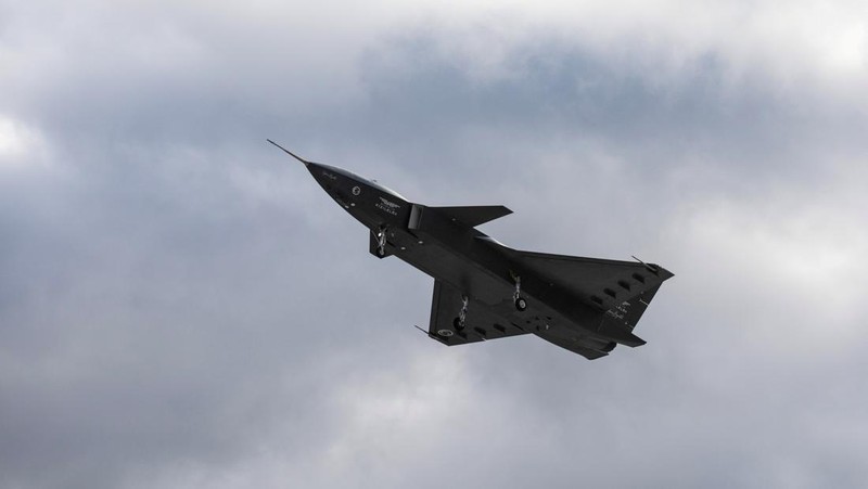 Kizilelma (Apel Merah), perusahaan pertahanan Turki Baykar kendaraan tempur udara tak berawak (UCAV) bertenaga jet pertama, lepas landas dari bandara di Corlu dekat Istanbul, Turki 14 Desember 2022. (Baykar Technologies/Handout via REUTERS)