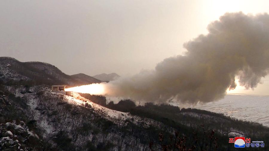 Pemimpin Korea Utara Kim Jong Un memandu uji 