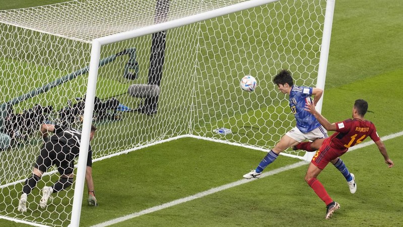 Penyerang #10 Argentina Lionel Messi bereaksi selama pertandingan sepak bola Grup C Piala Dunia Qatar 2022 antara Argentina dan Arab Saudi di Stadion Lusail di Lusail, utara Doha, Qatar, Selasa (22/11/2022). (Photo by ANTONIN THUILLIER/AFP via Getty Images)