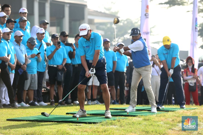 CNBC Indonesia Golf Tournament 'End of Year Fun Match' di Royale Golf Halim CNBC Indonesia Golf Tournament 'End of Year Fun Match' di Royale Golf Halim, Jakarta, Minggu (18/12/2022). (CNBC Indonesia/ Muhammad Sabki)
