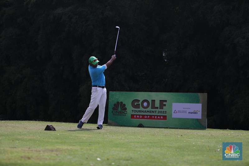 CNBC Indonesia Golf Tournament 'End of Year Fun Match' di Royale Golf Halim CNBC Indonesia Golf Tournament 'End of Year Fun Match' di Royale Golf Halim, Jakarta, Minggu (18/12/2022). (CNBC Indonesia/ Muhammad Sabki)