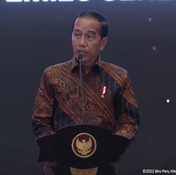 Jokowi Cerita Ngeri Dipanggil Bawaslu, Capres-Cagub Grogi